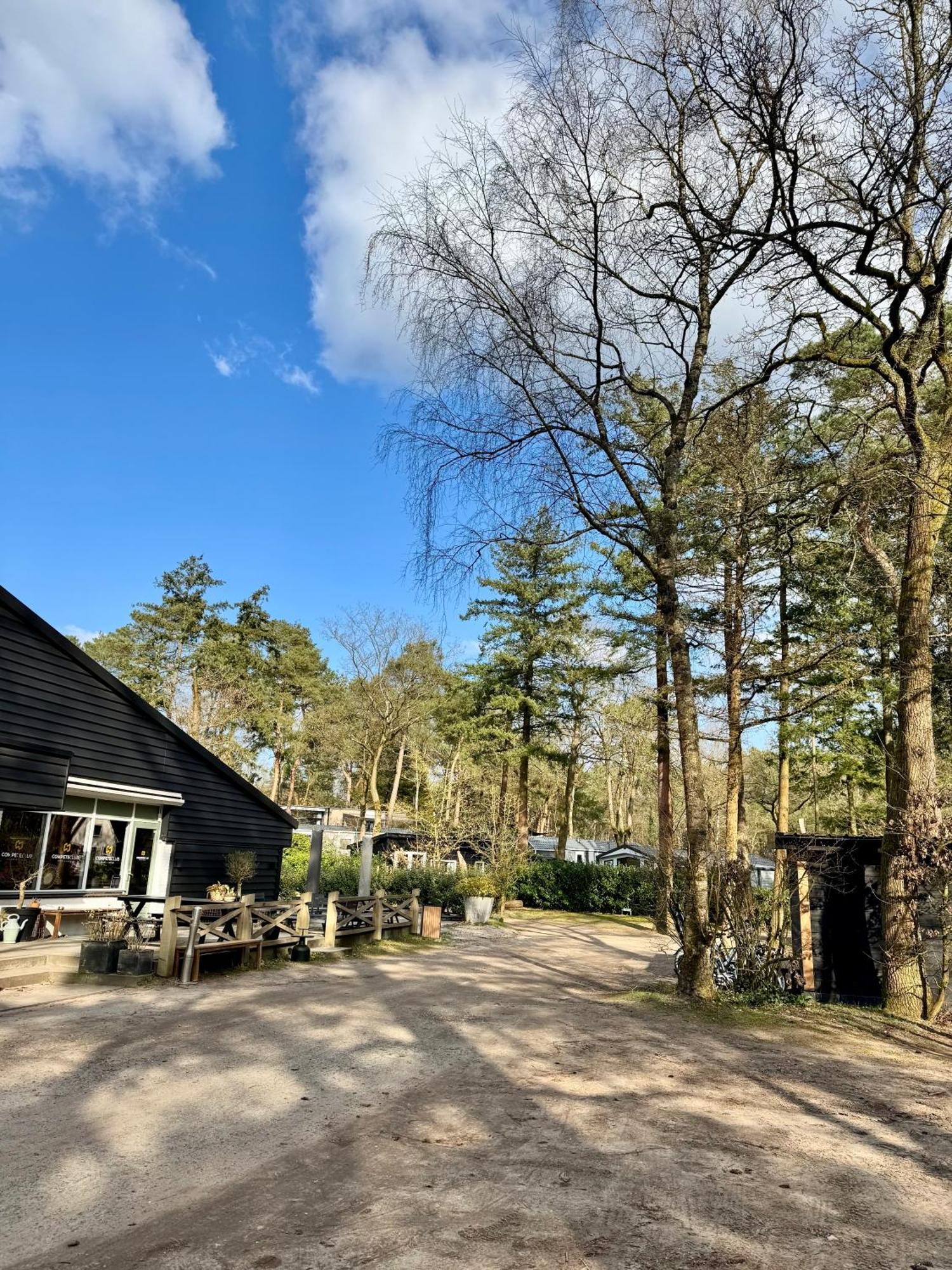 Luxe Tiny House Stec Midden Op De Veluwe In Nunspeet Vila Exterior foto